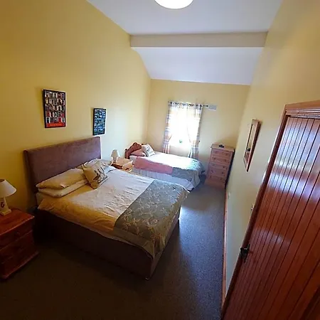 Farm Hostel, And