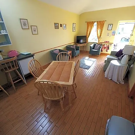 Farm Hostel, And 4*