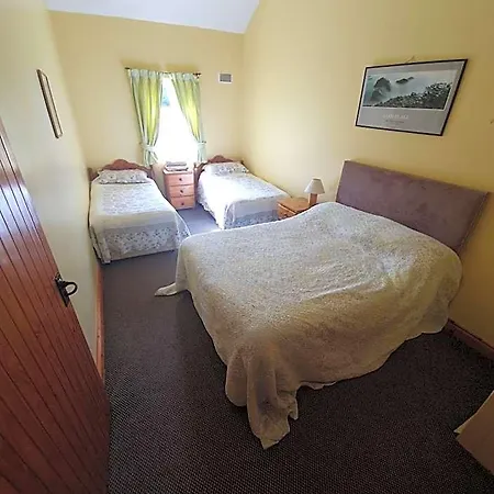 Farm Hostel, And Ξενοδοχείο Slane
