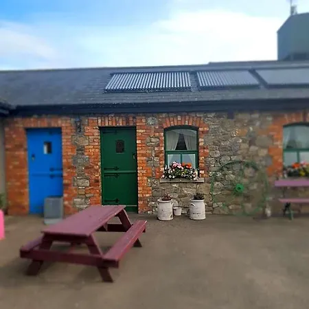 Farm Hostel, And
