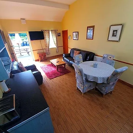 Ξενοδοχείο Farm Hostel, And