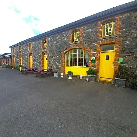 Farm Hostel, And Ξενοδοχείο Slane
