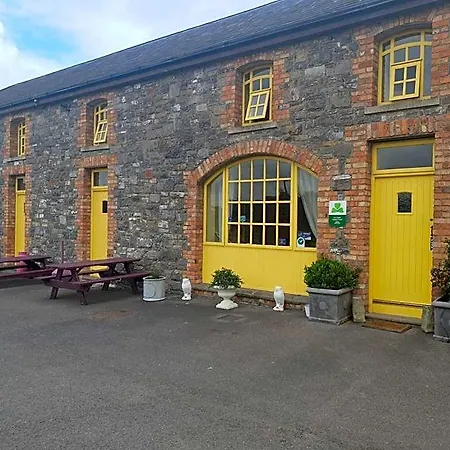 Farm Hostel, And